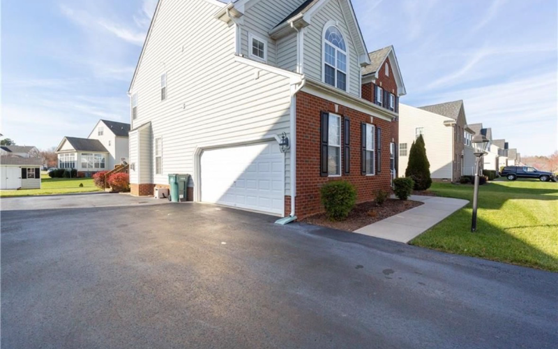 2112 Lindsey Gabriel Dr - Photo 5 of 5