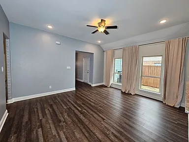 3718 Harlingen St - Photo 4 of 19