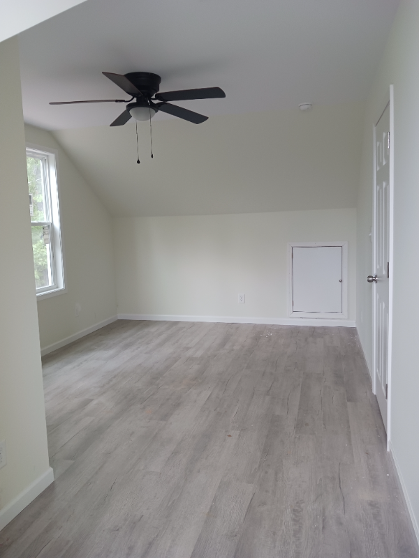 241 Erwin Rd #B - Photo 3 of 8