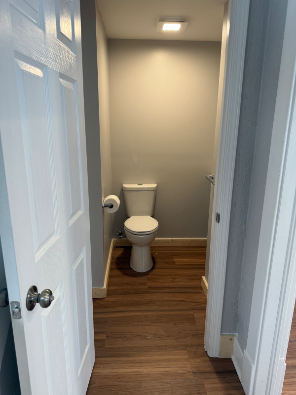 1206 Hollywood St Ne - Photo 7 of 7