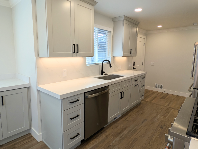 3820 S Viking Rd - Photo 3 of 18