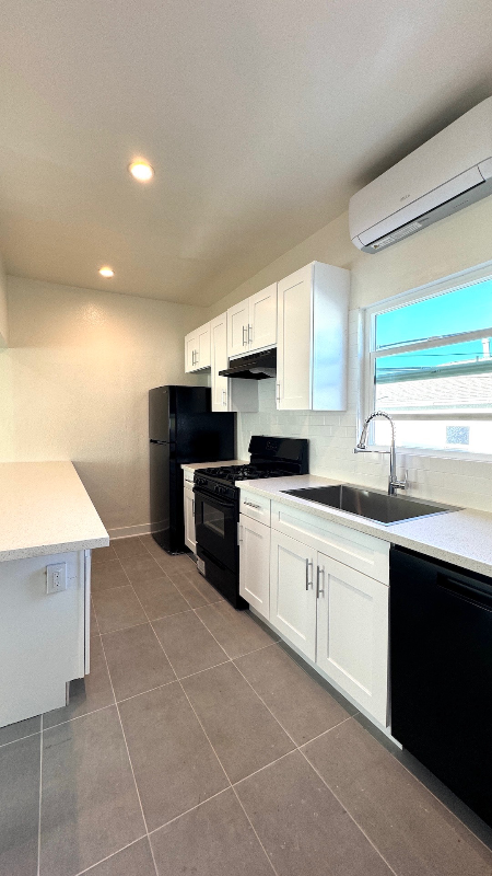 131 Olive St #G - Photo 2 of 11