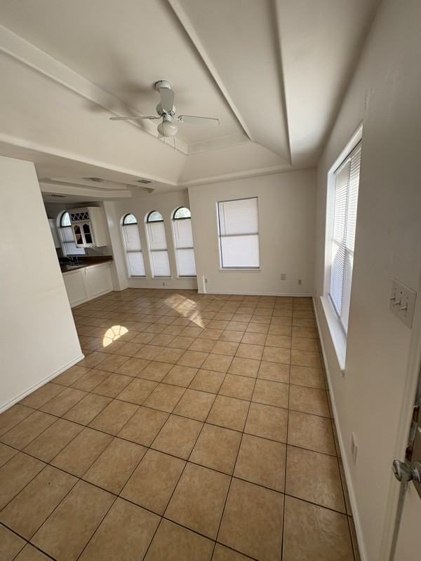 900 S Palm Dr #4 - Photo 2 of 18