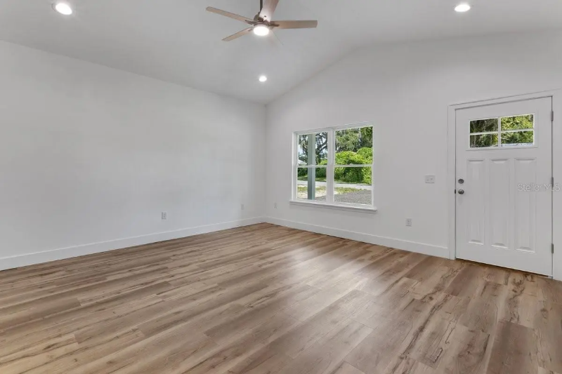 511 Nw 2nd Ave - Photo 3 of 5