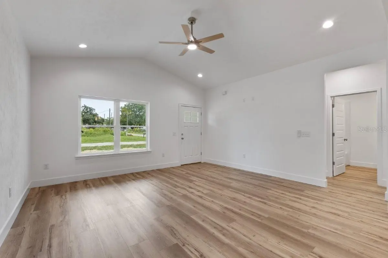 511 Nw 2nd Ave - Photo 5 of 5