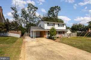 featured image of 6919 Rolling Rd