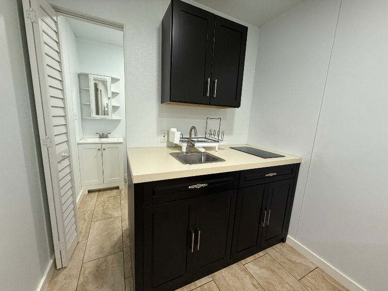 231 W 41st St - Photo 3 of 10