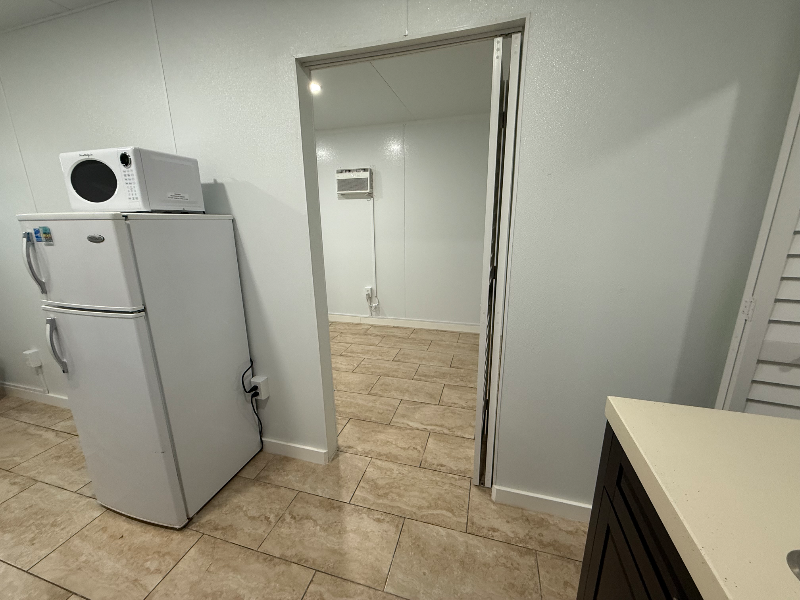 231 W 41st St - Photo 4 of 10