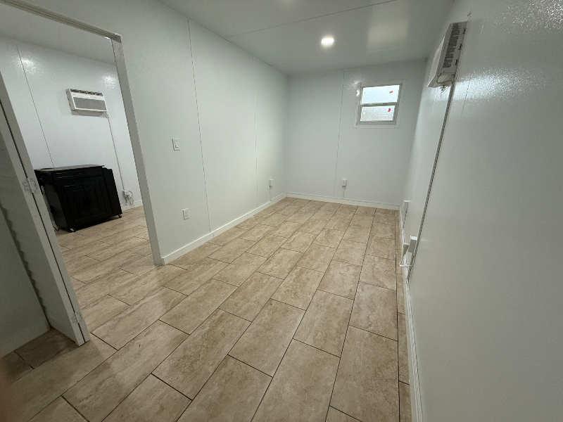 231 W 41st St - Photo 6 of 10