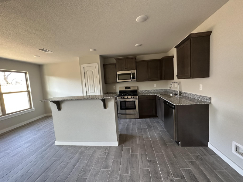 451 Rama St - Photo 6 of 12