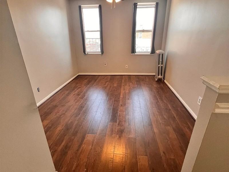 217 44th St - Photo 7 of 11