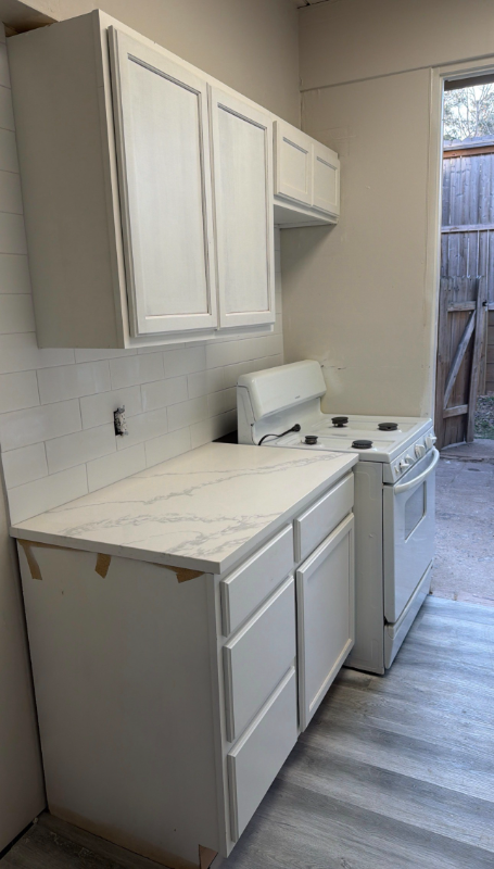 19 Lakeway St - Photo 7 of 13