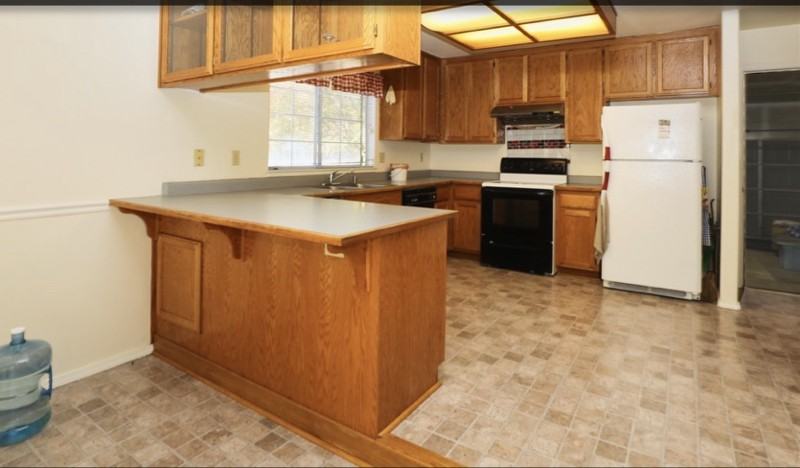 1195 Bryce Ct - Photo 2 of 9