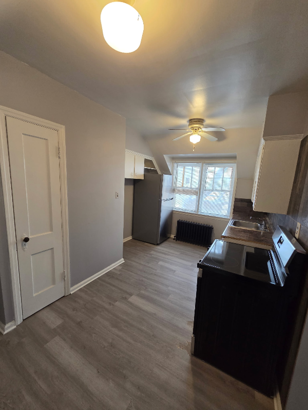 701 Avon St #4 - Photo 4 of 7