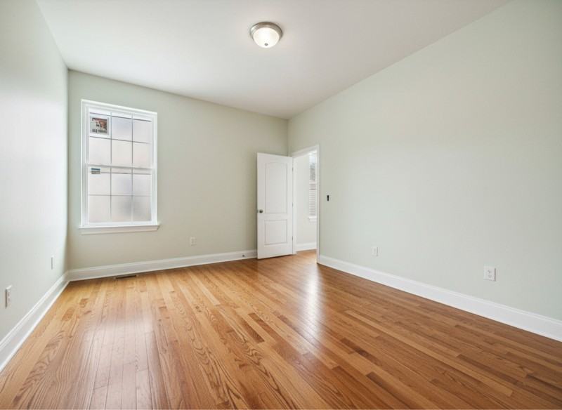 110 8th St - Photo 2 of 5