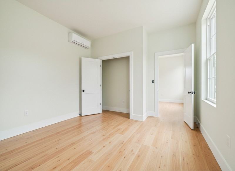 110 8th St - Photo 3 of 5