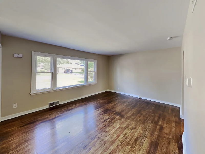 7932 Long Ave - Photo 4 of 14