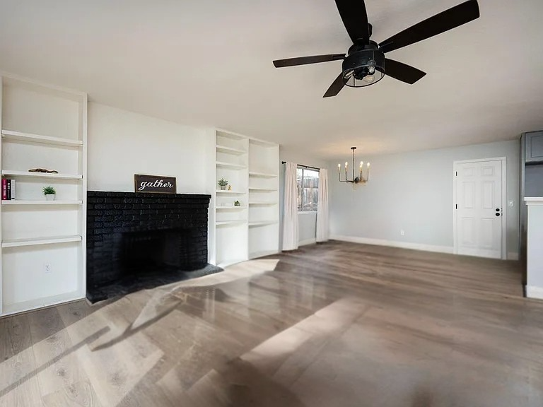 12290 Dyer Ct - Photo 5 of 18