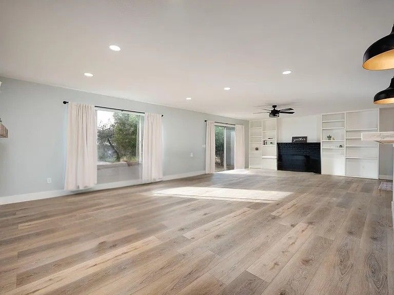 12290 Dyer Ct - Photo 6 of 18