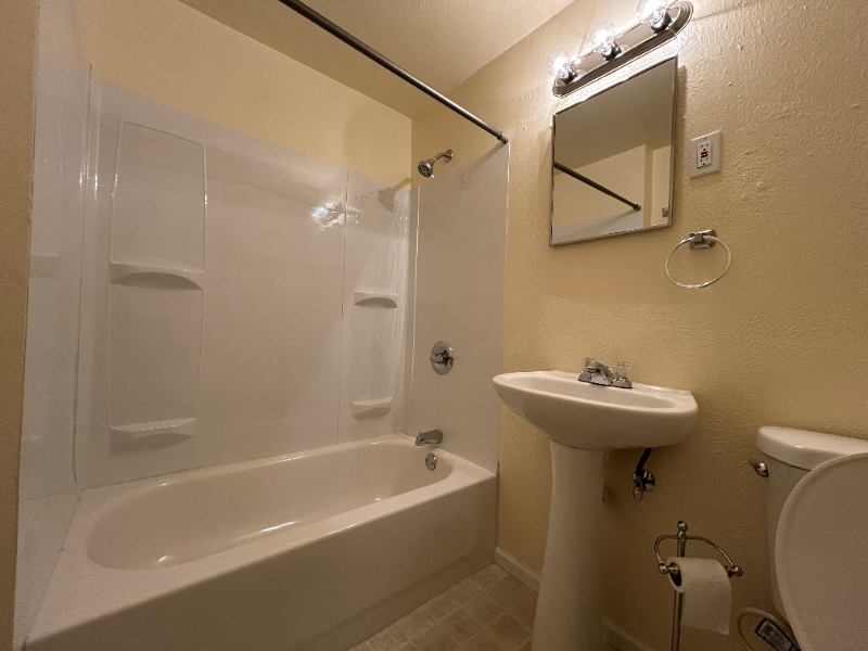 1024 Maple St #A - Photo 7 of 11