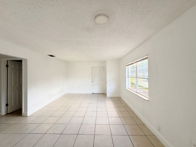 2410 Chestnut Woods Dr #2410 - Photo 2 of 7