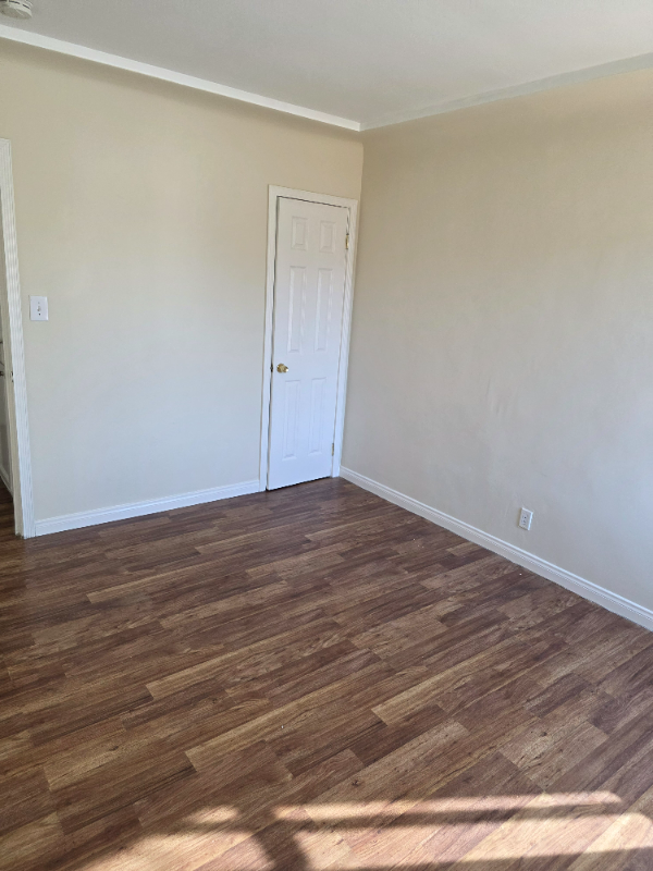 1087 Leighton Ave - Photo 3 of 17