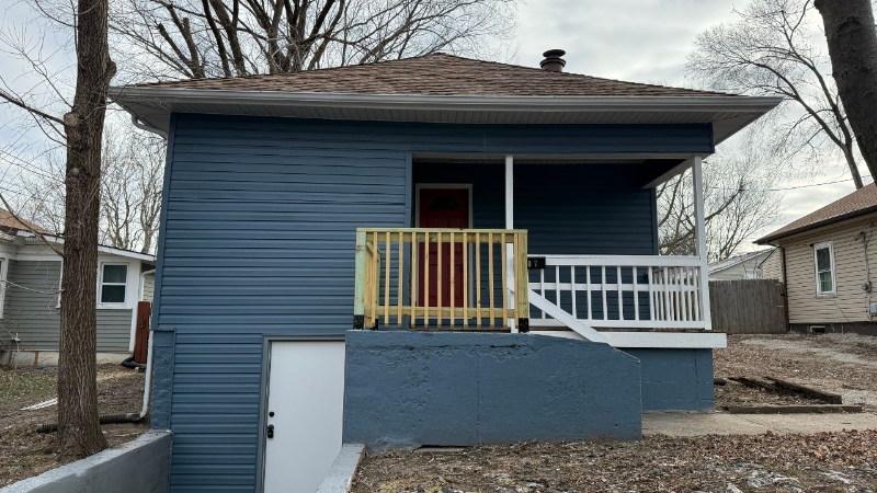 907 S Cedar Ave - Photo 2 of 19