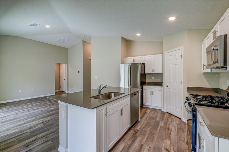 12730 Hysmith Loop - Photo 4 of 20