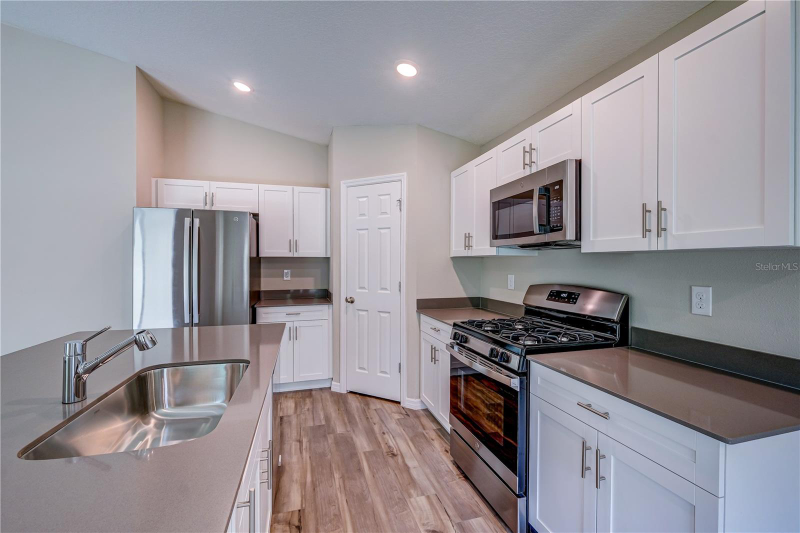 12730 Hysmith Loop - Photo 7 of 20