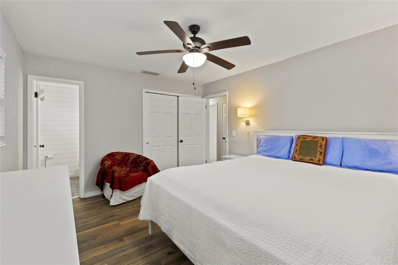 1053 66th Ave S - Photo 2 of 16