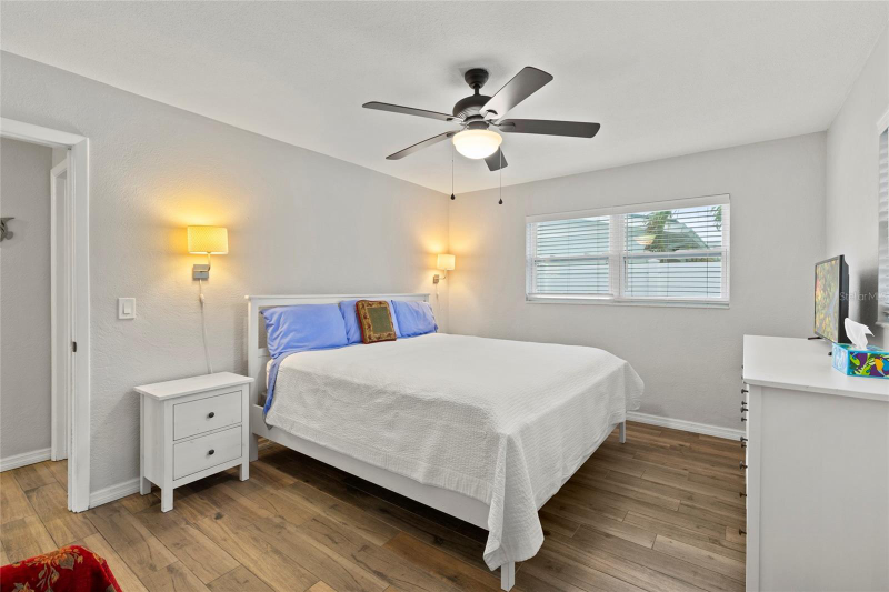 1053 66th Ave S - Photo 4 of 16