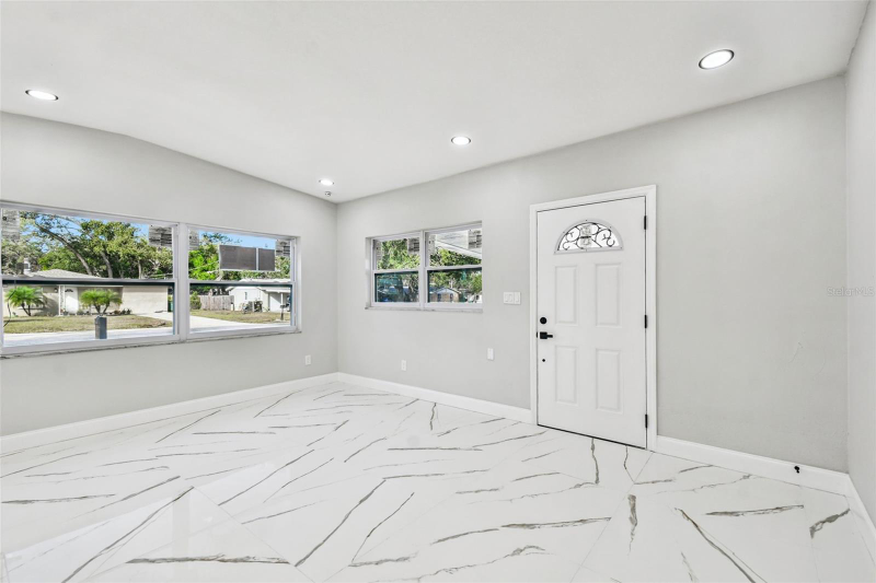 6501 Julie St - Photo 2 of 20