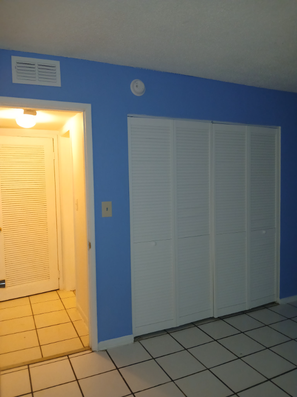 4394 N Federal Hwy #8 - Photo 7 of 18