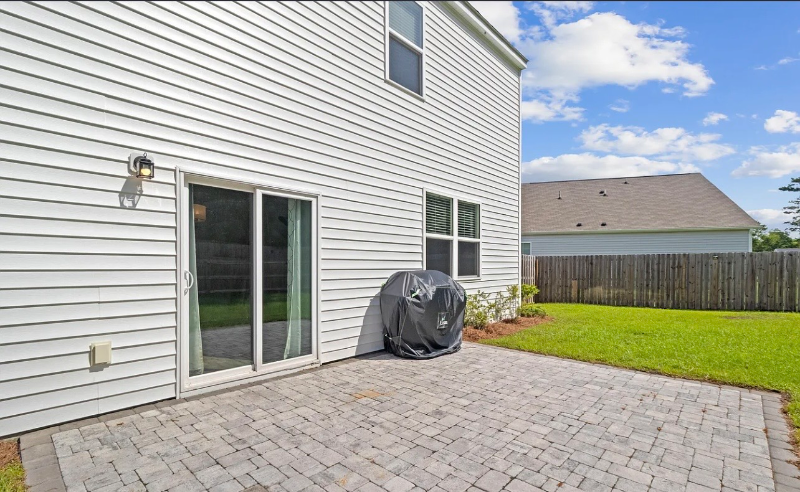 124 Sir Clyde Rd - Photo 5 of 17