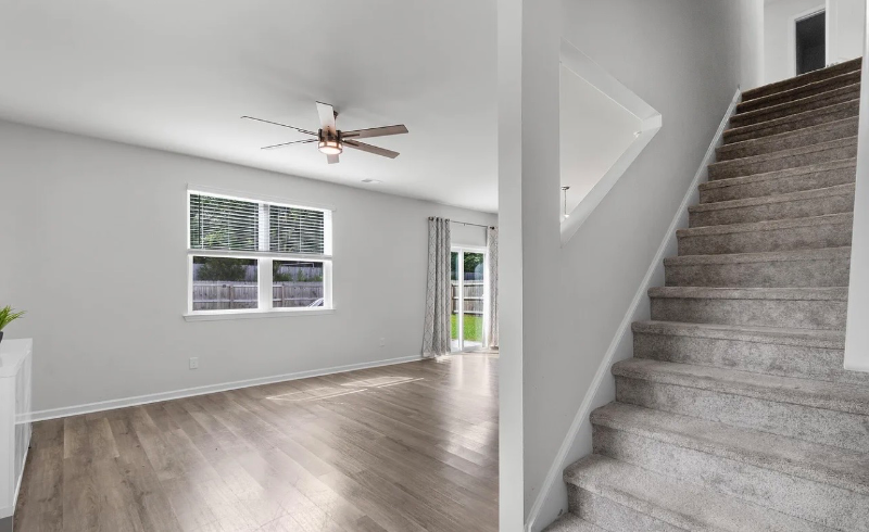 124 Sir Clyde Rd - Photo 7 of 17