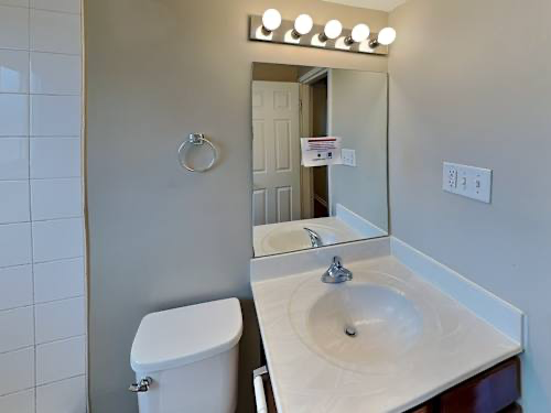 774 Asbury Dr - Photo 5 of 7