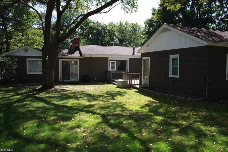 2870 Kent Rd - Photo 3 of 10