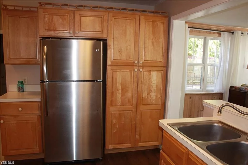 2870 Kent Rd - Photo 7 of 10