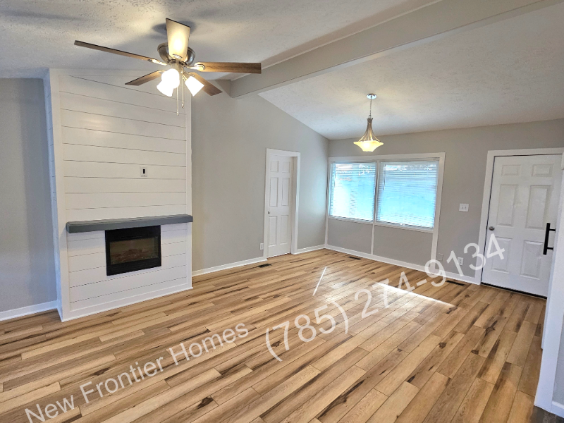 122 Albany St - Photo 5 of 19