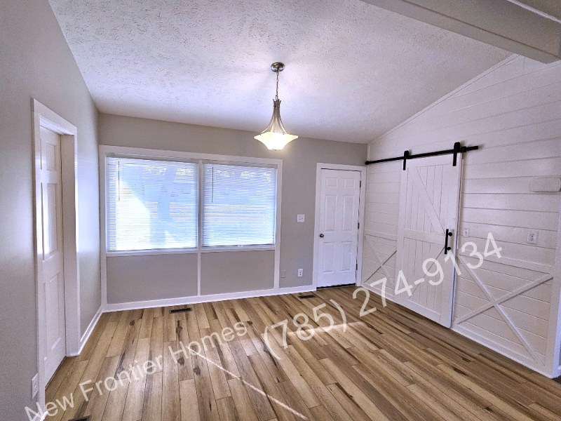 122 Albany St - Photo 6 of 19