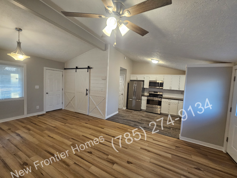 122 Albany St - Photo 7 of 19