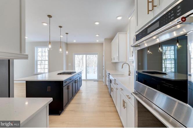 10810 Meridian Hill Way - Photo 4 of 20