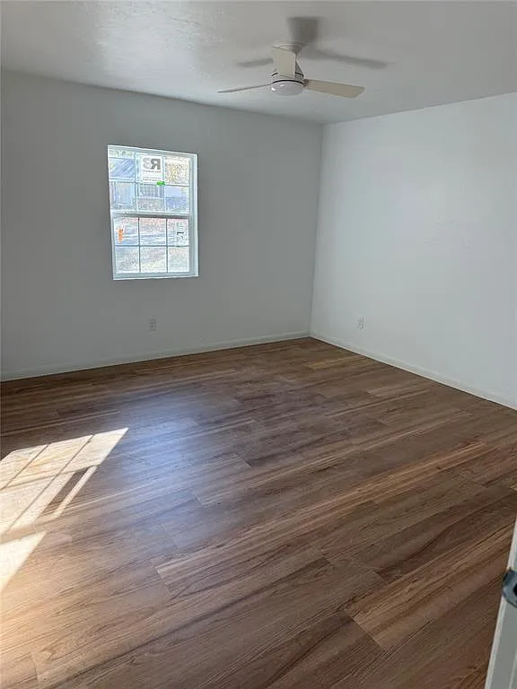 1123 W Brooks St - Photo 5 of 17