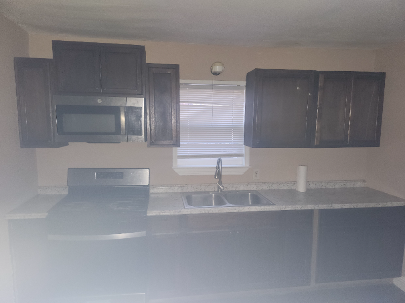 817 E Houston St #A - Photo 6 of 7