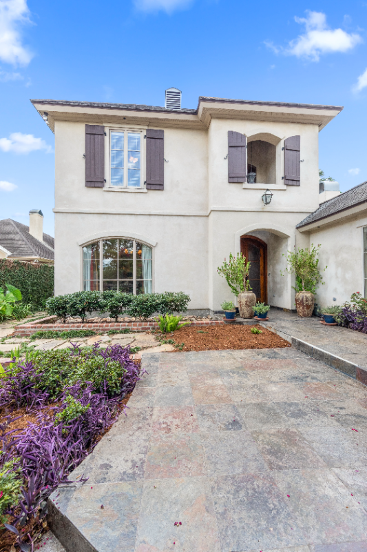 118 W Bayou Pkwy - Photo 2 of 18