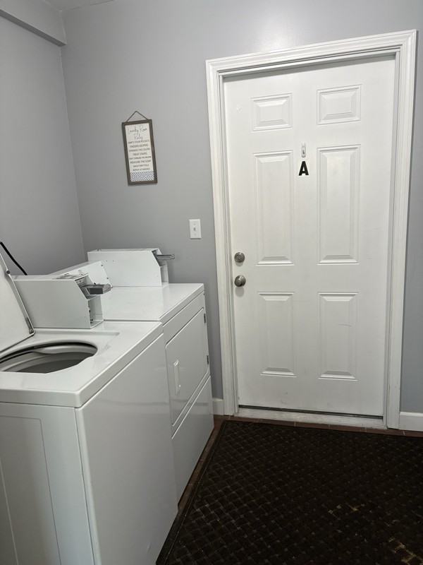 225 W Madison St - Photo 2 of 10