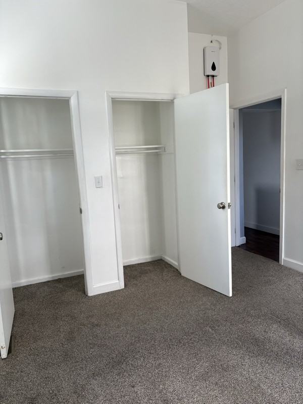 225 W Madison St - Photo 5 of 10