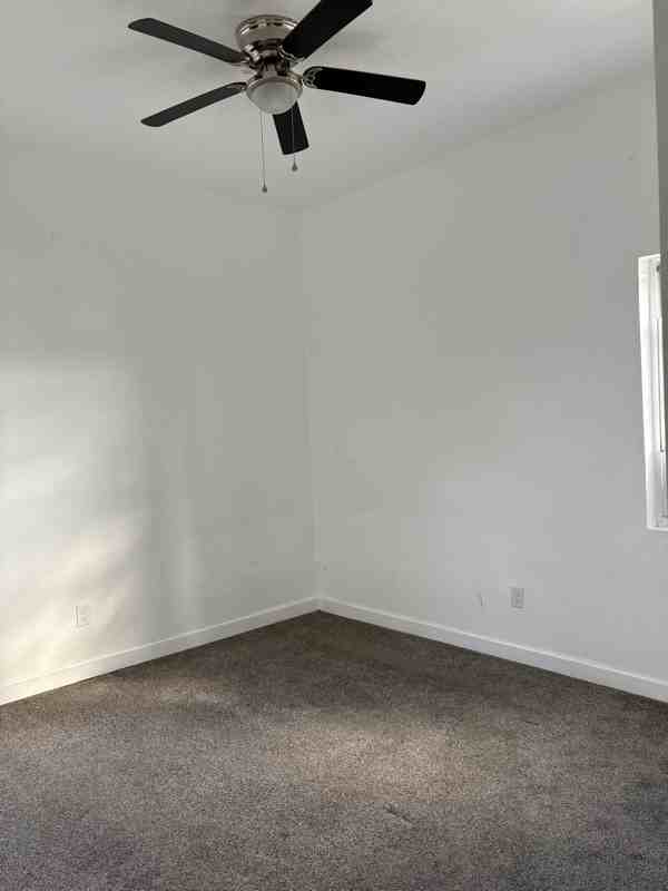 225 W Madison St - Photo 6 of 10