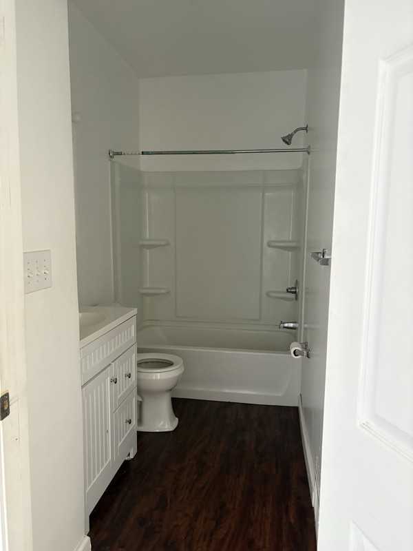 225 W Madison St - Photo 7 of 10