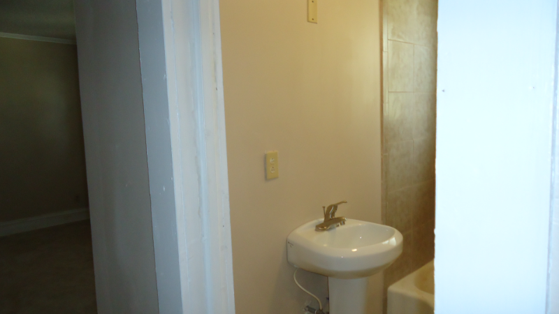 901 S Jackson St #4 - Photo 4 of 6